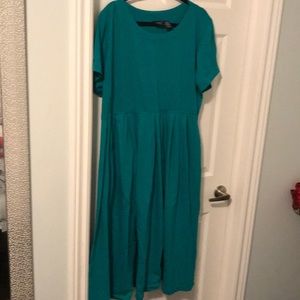 Brand new dress- Beautiful colour!